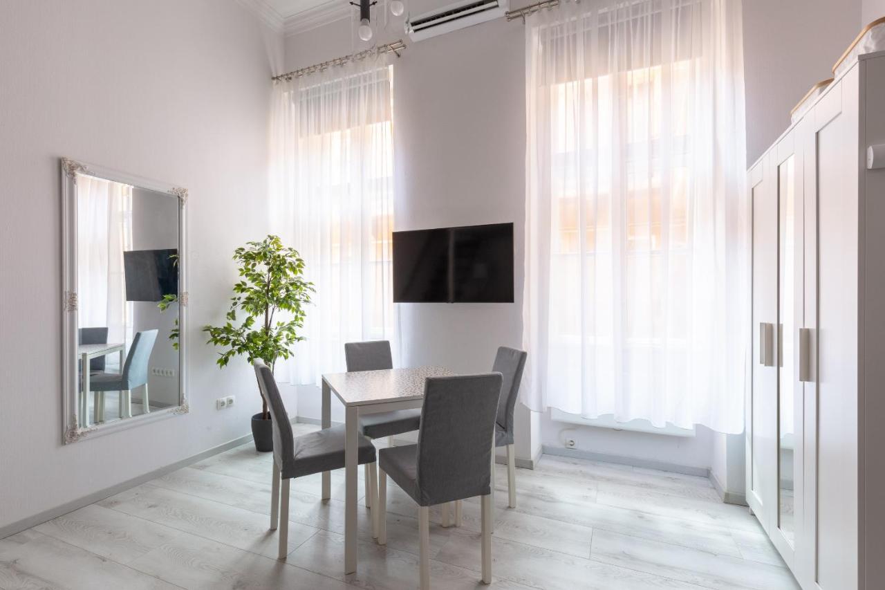 Standard Apartment By Hi5-Relax With Style Studio Budapest Exterior foto